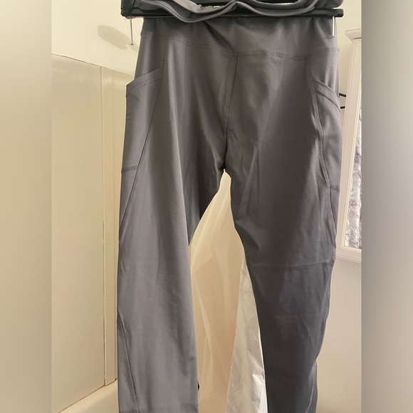 Women’s Leggings - Picture 6 of 6